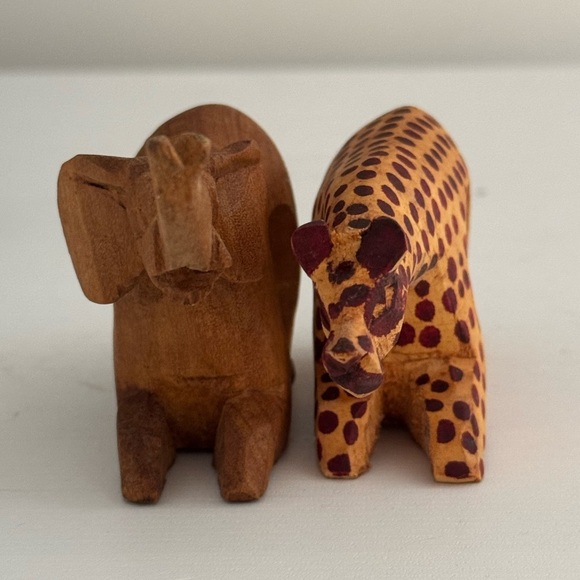 African Hand Carved Artisan Wooden Napkin Rings (6) - Picture 6 of 9